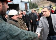 Nika Gilauri promised assistance to the families of those died in the mine.